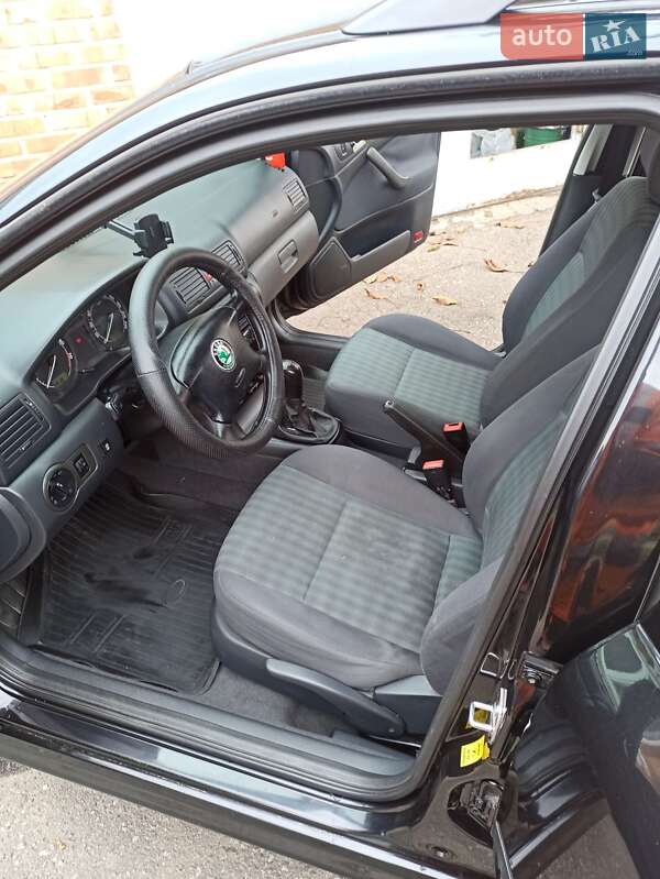 Универсал Skoda Octavia 2003 в Виннице