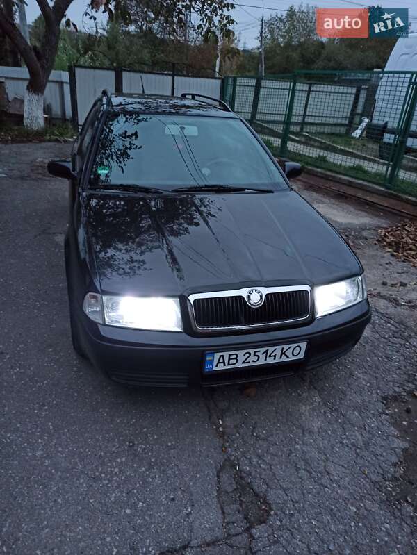 Универсал Skoda Octavia 2003 в Виннице