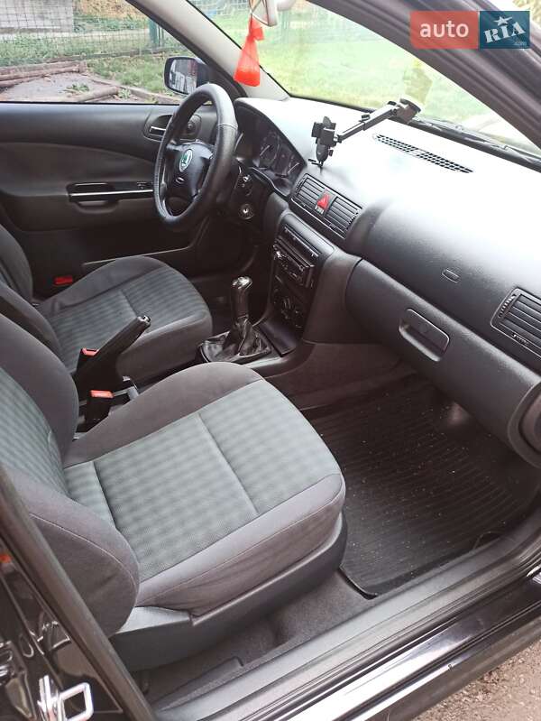 Универсал Skoda Octavia 2003 в Виннице