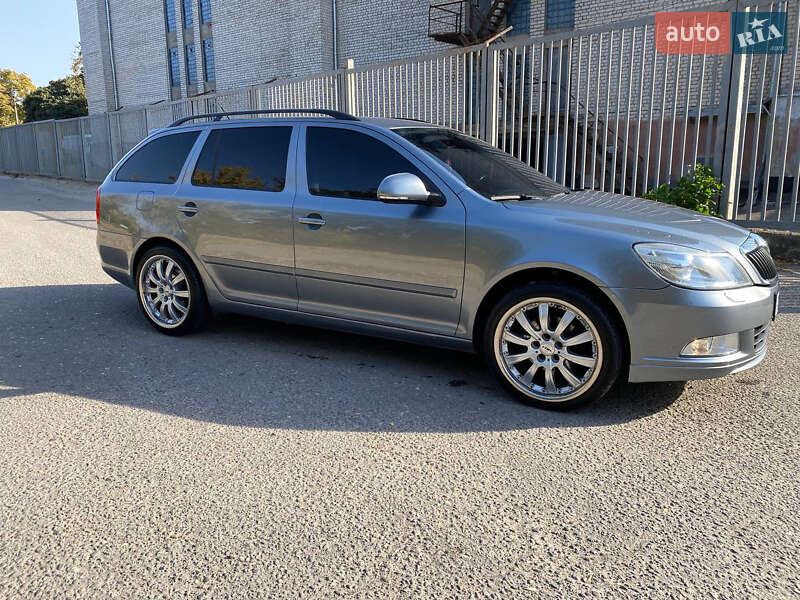 Універсал Skoda Octavia 2012 в Харкові