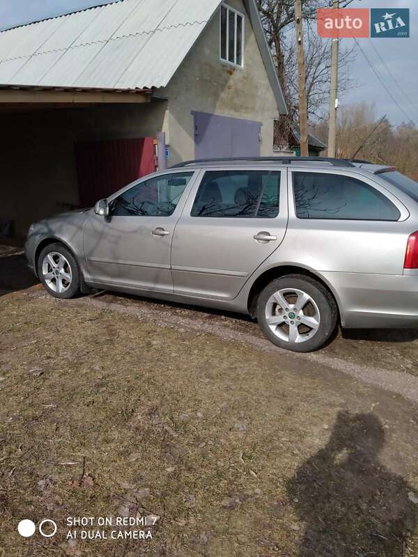 Універсал Skoda Octavia 2011 в Чернігові