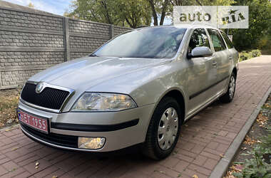 Универсал Skoda Octavia 2007 в Хороле