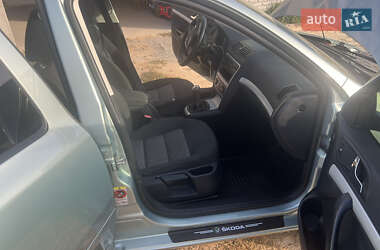 Лифтбек Skoda Octavia 2010 в 