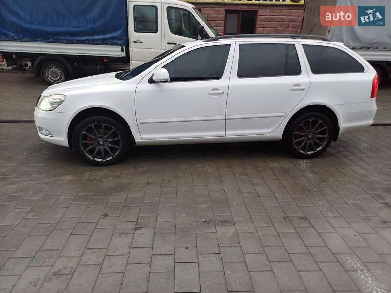 Универсал Skoda Octavia 2010 в Лановцах