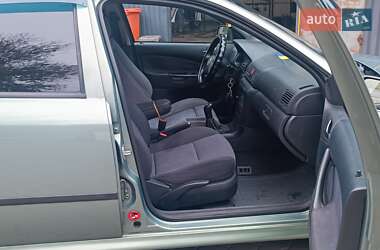 Лифтбек Skoda Octavia 2003 в 