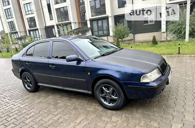 Ліфтбек Skoda Octavia 1998 в Чернівцях