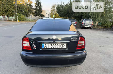 Лифтбек Skoda Octavia 2004 в Василькове