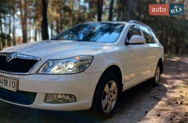 Универсал Skoda Octavia 2012 в Вараше