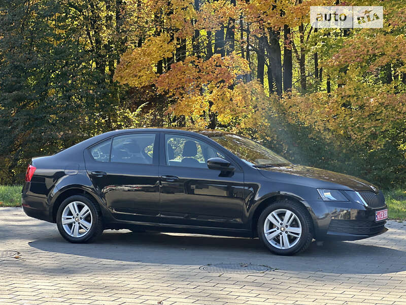 Ліфтбек Skoda Octavia 2018 в Долині