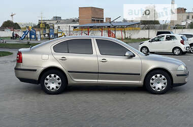 Лифтбек Skoda Octavia 2004 в Житомире