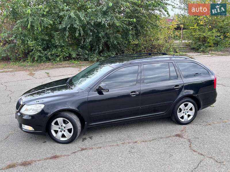 Універсал Skoda Octavia 2009 в Звягелі