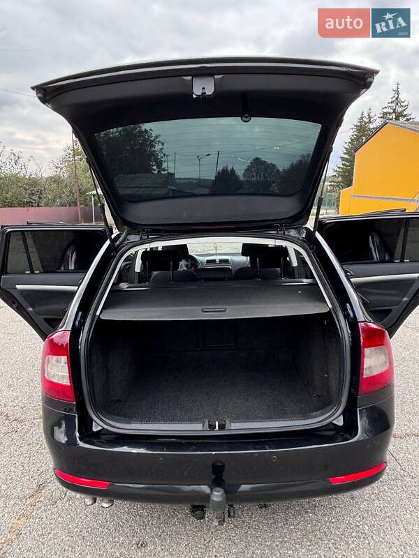 Універсал Skoda Octavia 2009 в Звягелі