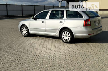 Універсал Skoda Octavia 2009 в Луцьку