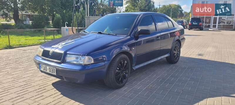 Лифтбек Skoda Octavia 1999 в 