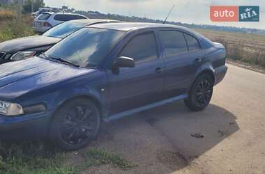 Лифтбек Skoda Octavia 1999 в 