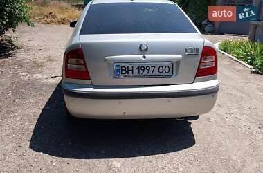 Лифтбек Skoda Octavia 2002 в 