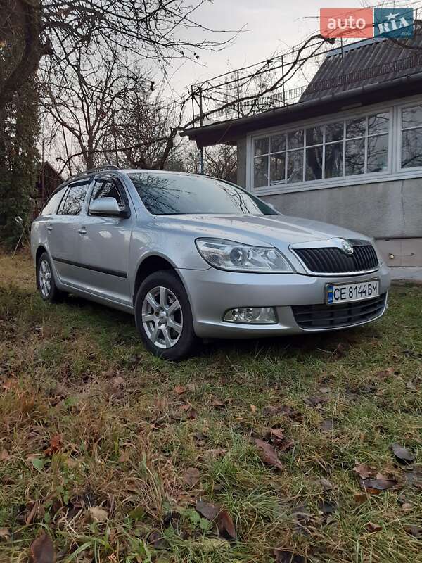 Універсал Skoda Octavia 2011 в Чернівцях