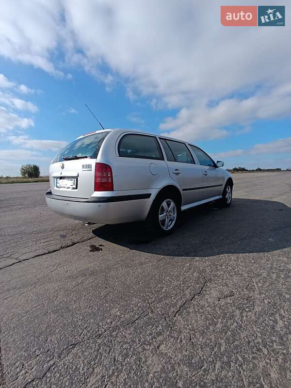 Універсал Skoda Octavia 2002 в Бару