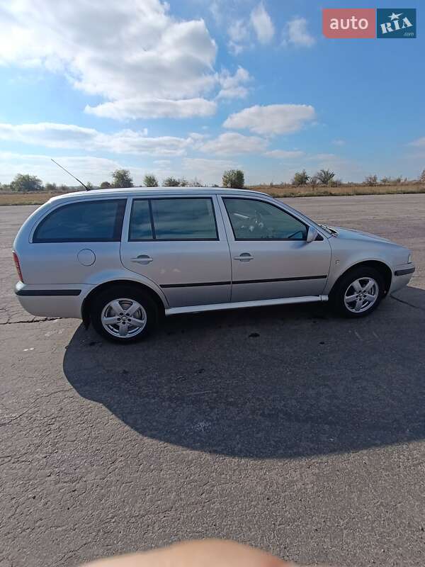 Універсал Skoda Octavia 2002 в Бару