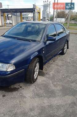 Лифтбек Skoda Octavia 2000 в 