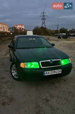Лифтбек Skoda Octavia 2002 в 