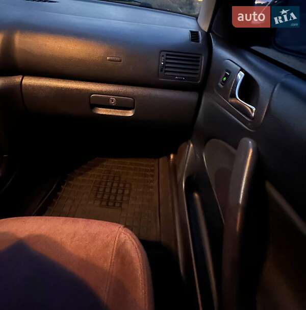 Лифтбек Skoda Octavia 2002 в Харькове