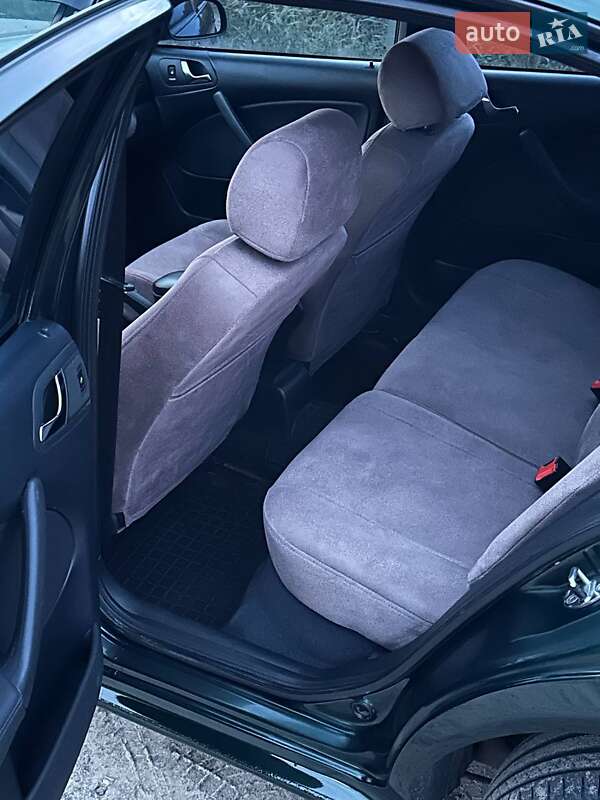Лифтбек Skoda Octavia 2002 в Харькове