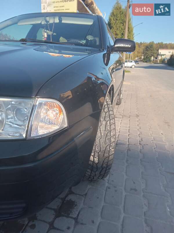 Універсал Skoda Octavia 2002 в Новояворівську