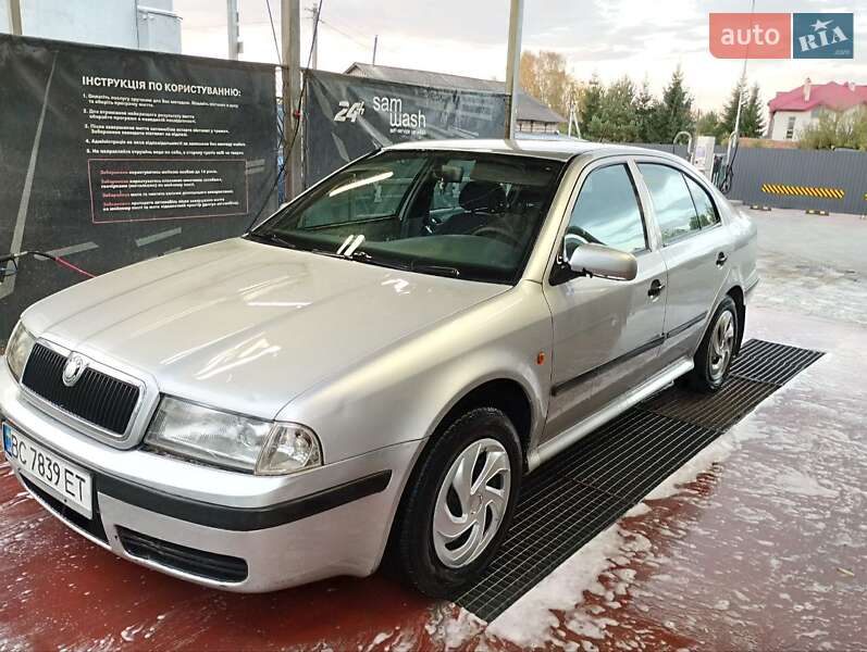 Лифтбек Skoda Octavia 1998 в Городке