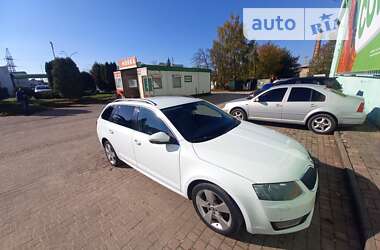 Универсал Skoda Octavia 2015 в Самборе