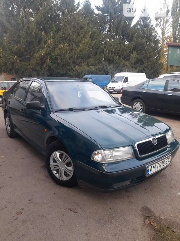 Лифтбек Skoda Octavia 2000 в Житомире