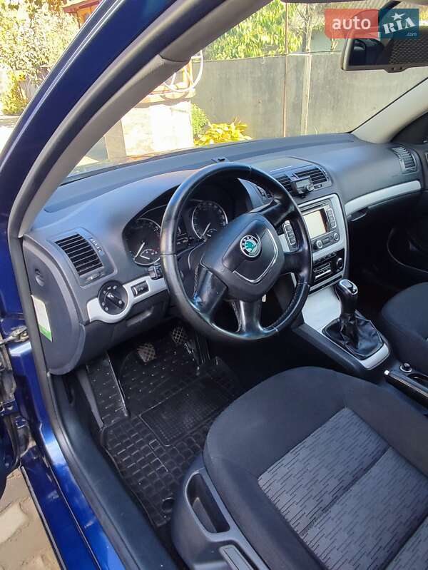 Универсал Skoda Octavia 2011 в Глыбокой
