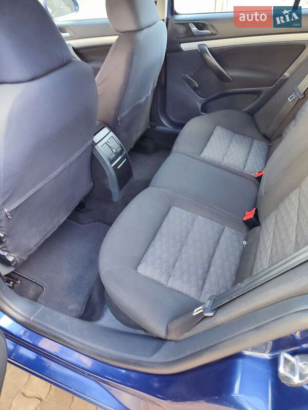 Универсал Skoda Octavia 2011 в Глыбокой