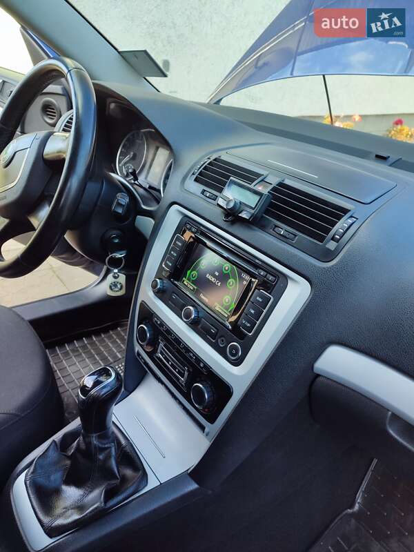 Универсал Skoda Octavia 2011 в Глыбокой