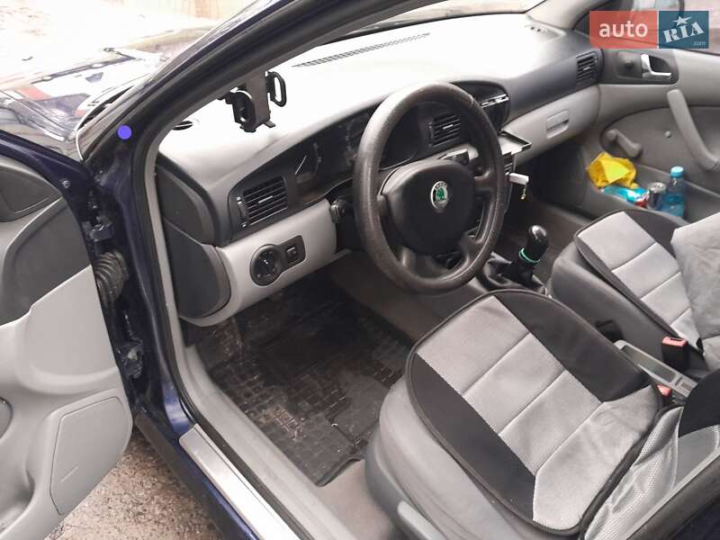 Лифтбек Skoda Octavia 2002 в Кельменцах