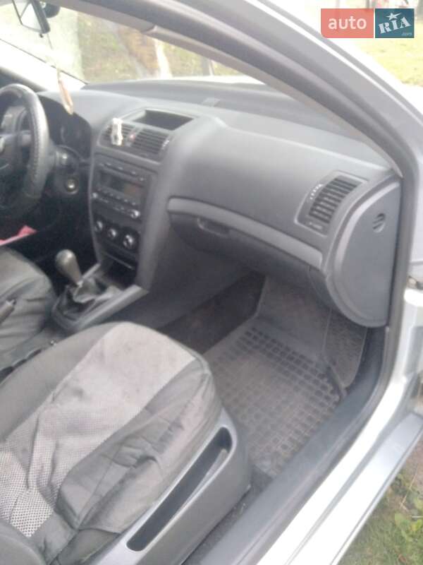 Лифтбек Skoda Octavia 2011 в Глухове