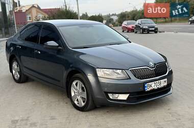 Лифтбек Skoda Octavia 2016 в Ровно