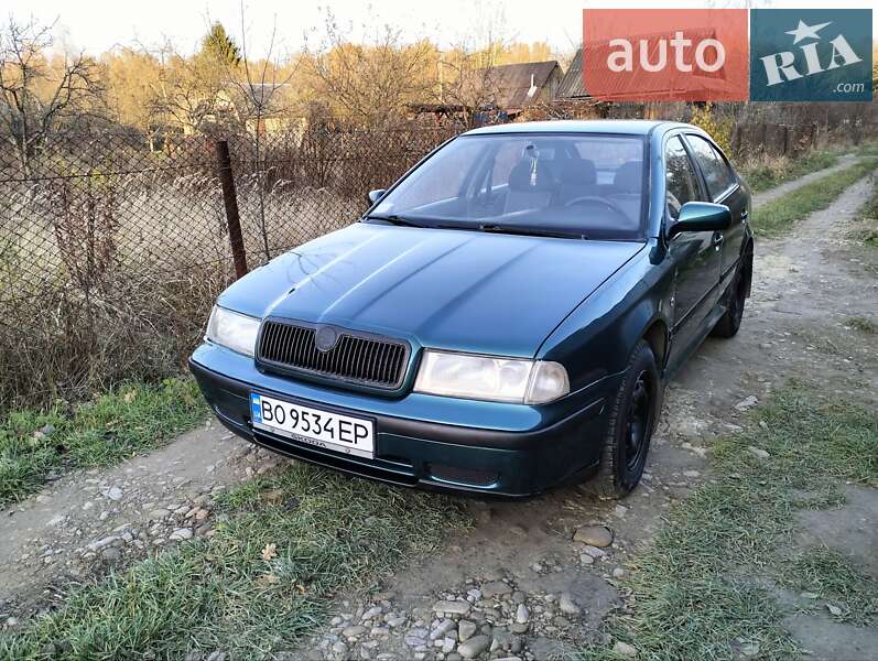 Лифтбек Skoda Octavia 1998 в Ивано-Франковске