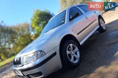 Ліфтбек Skoda Octavia 2001 в Чернівцях