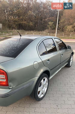 Лифтбек Skoda Octavia 2001 в 