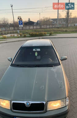 Лифтбек Skoda Octavia 2001 в 