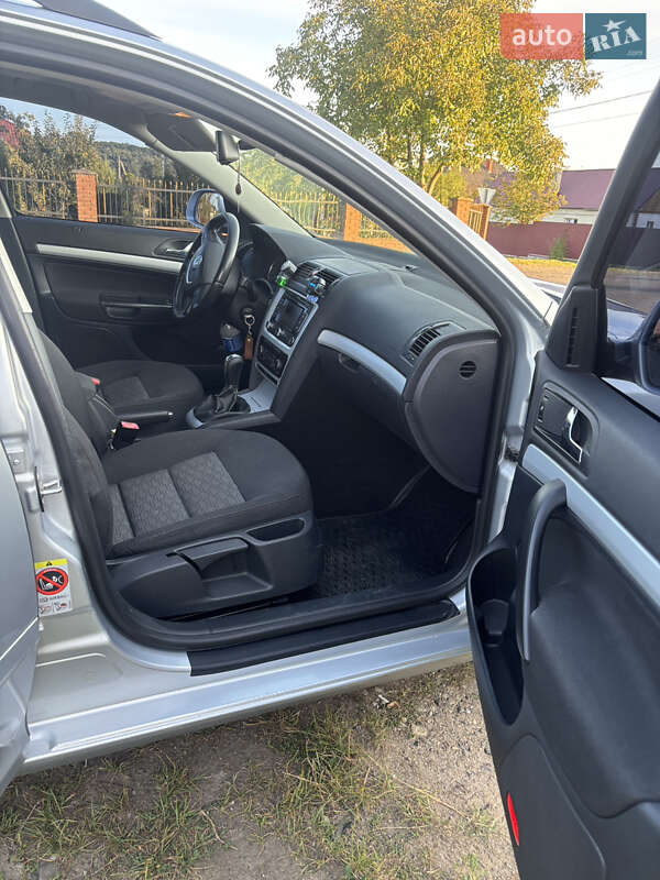 Универсал Skoda Octavia 2010 в Стрые