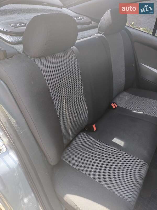 Лифтбек Skoda Octavia 2004 в Сумах