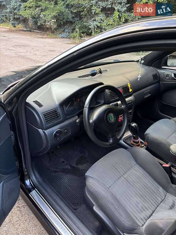 Лифтбек Skoda Octavia 2006 в Черкассах