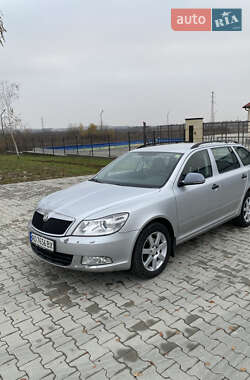 Універсал Skoda Octavia 2012 в Середньому