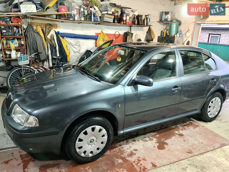 Лифтбек Skoda Octavia 2009 в 