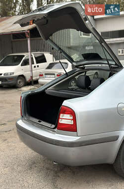 Лифтбек Skoda Octavia 2003 в Запорожье