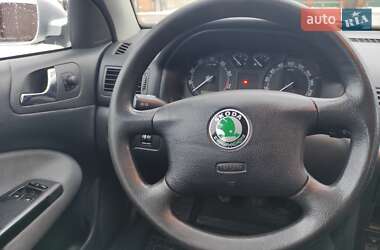 Лифтбек Skoda Octavia 2002 в Чернигове