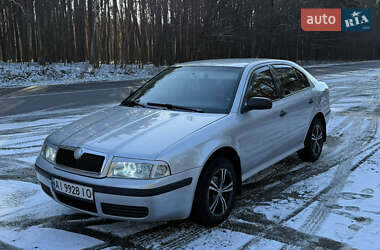 Лифтбек Skoda Octavia 2003 в Сарнах