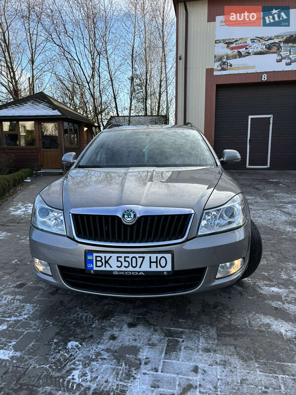 Универсал Skoda Octavia 2010 в Ровно